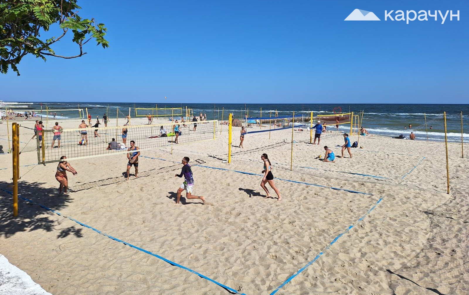 Спортивні майданчики на одеських пляжах також користуються попитом