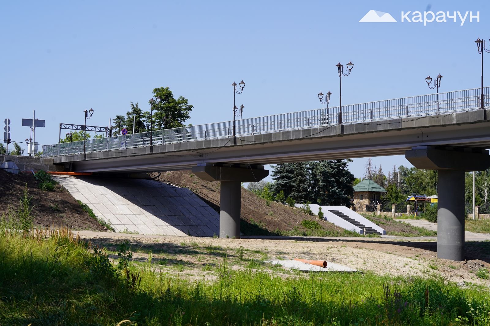 Міст через Сіверський Донець у Святогірську має сучасний вигляд