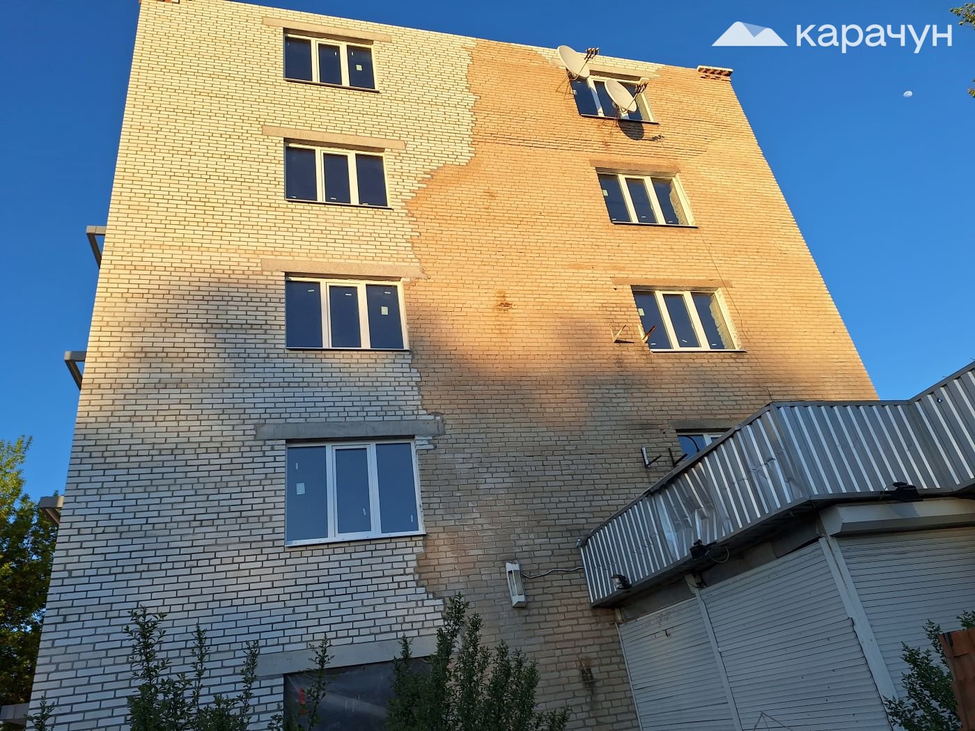 У Слов’янську вже завершують ремонт пошкодженої п’типоверхівки у центрі міста