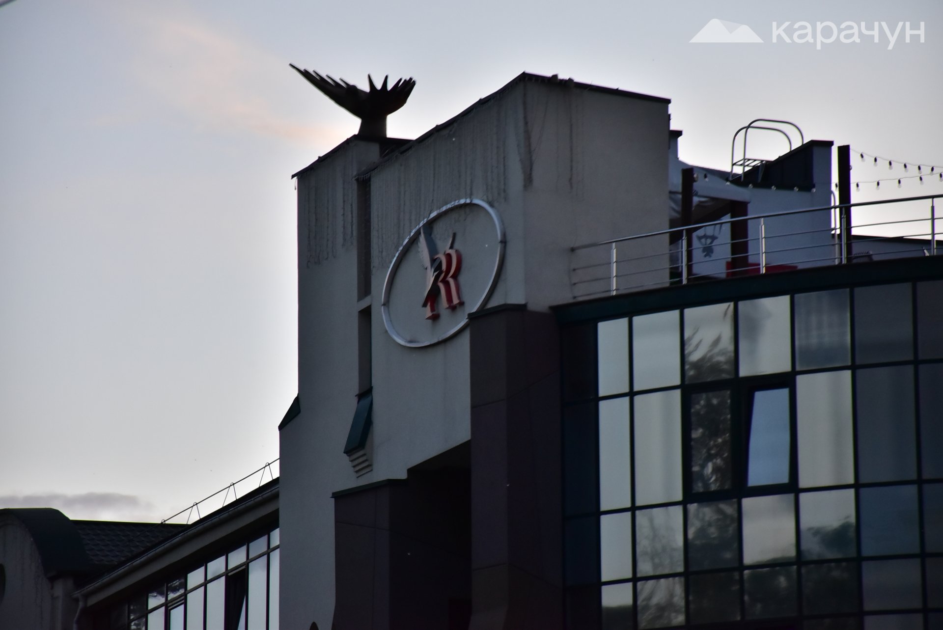 Під час окупації у Святогірську грабували Roche Royal