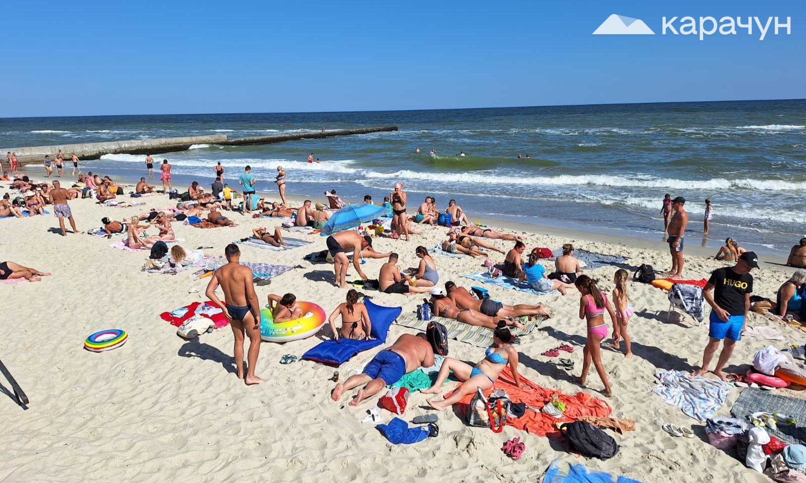 На «диких» пляжах теж багато відпочивальників