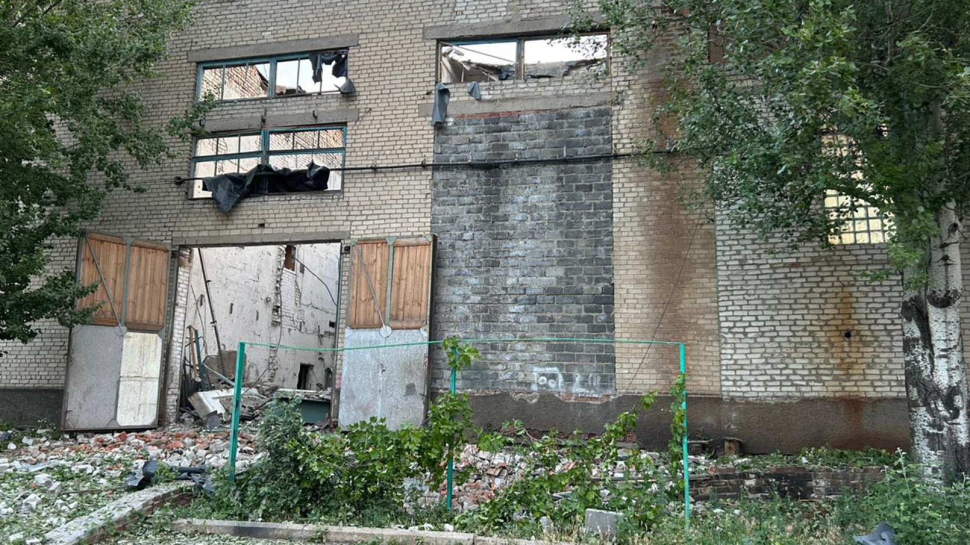 Вночі Слов’янськ був під обстрілом Вночі Слов’янськ був під обстрілом