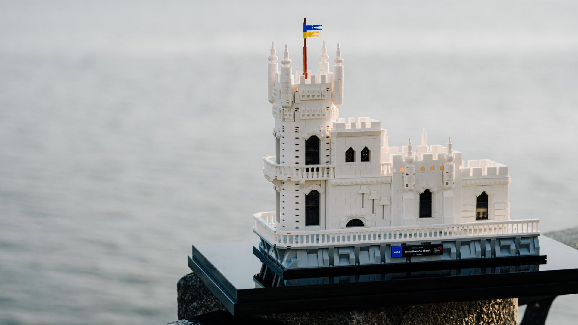Сьогодні замок нагадує українцям про рідні серцю краєвиди Криму та Чорноморського узбережжя