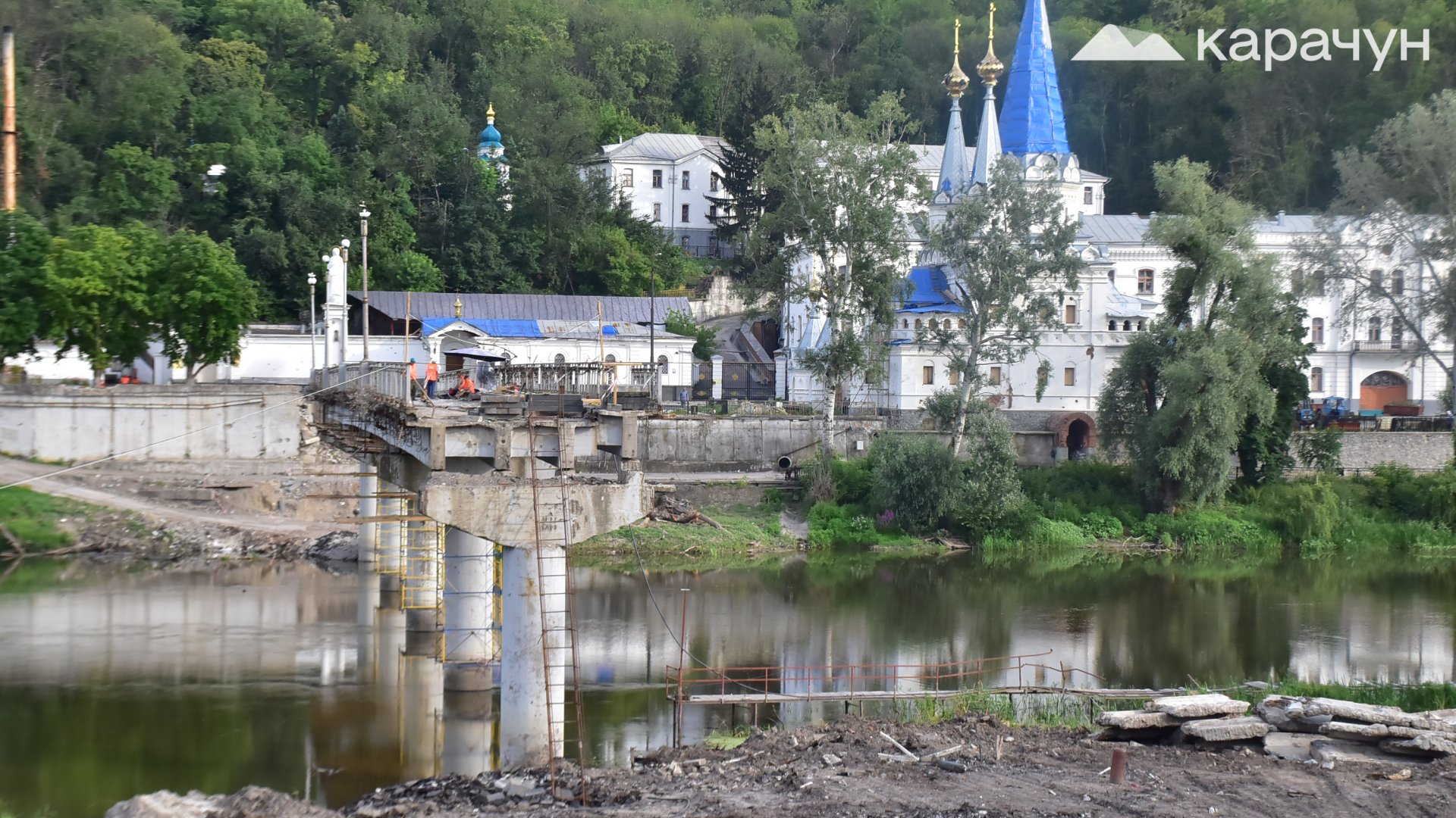 У Святогірську почали ремонт моста