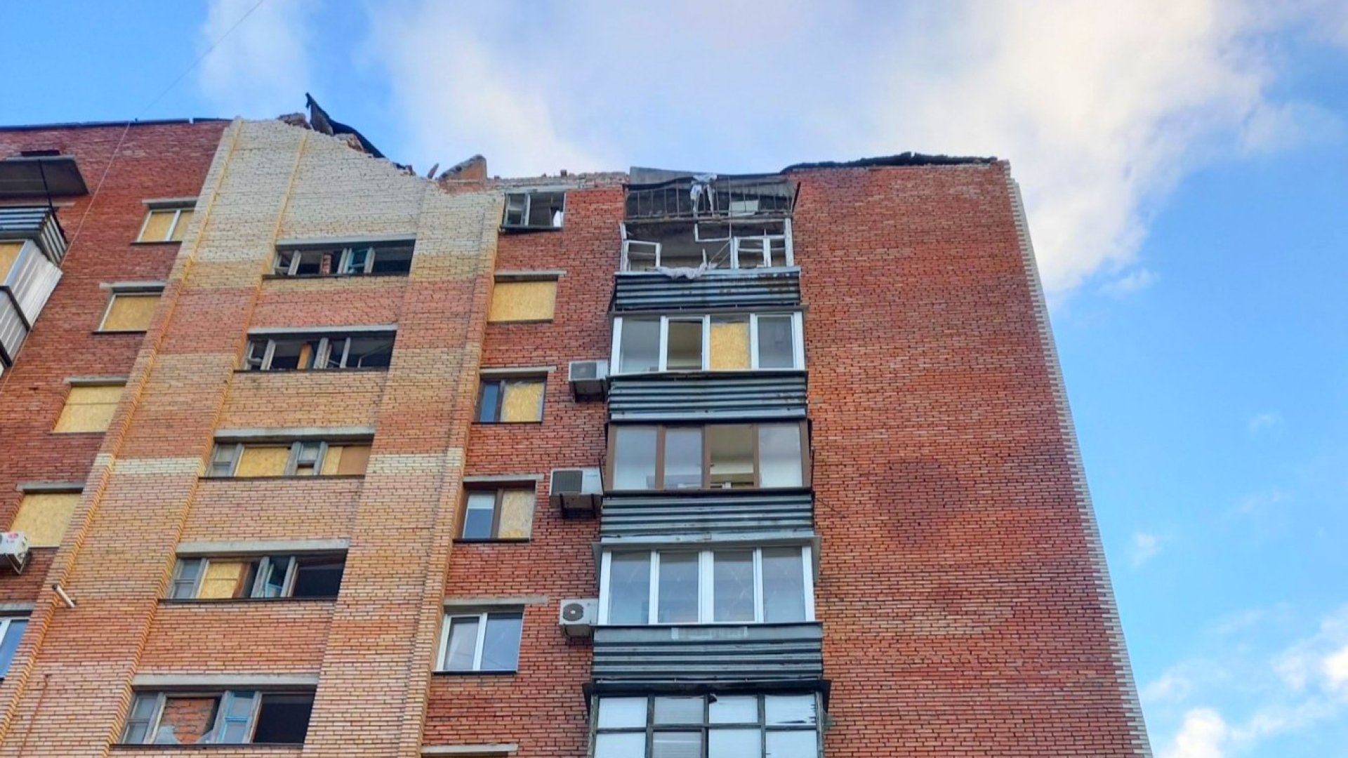 Чи зможуть мешканці зраненої багатоповерхівки у центрі Слов’янська врятувати свій будинок?