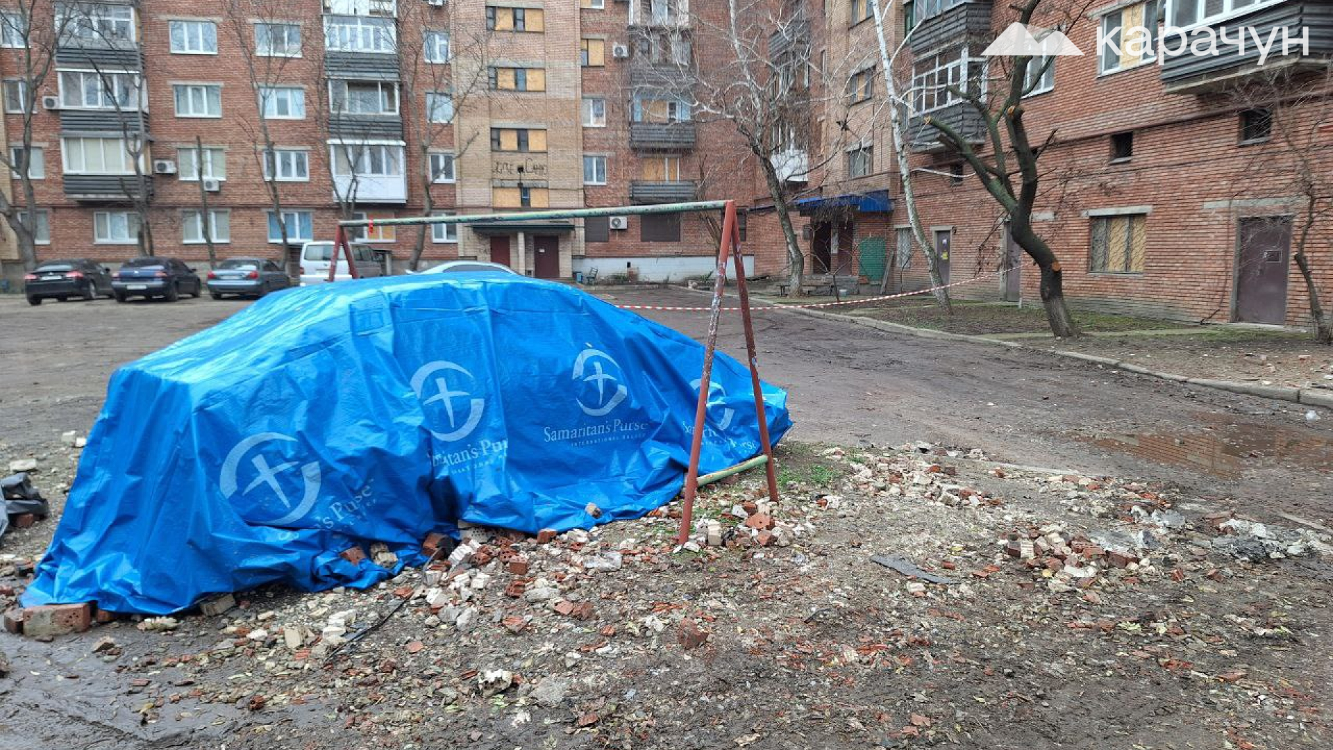 Жорстокі обстріли Слов’янська не припиняються. Місцева влада ледве встигає ліквідовувати їх наслідки