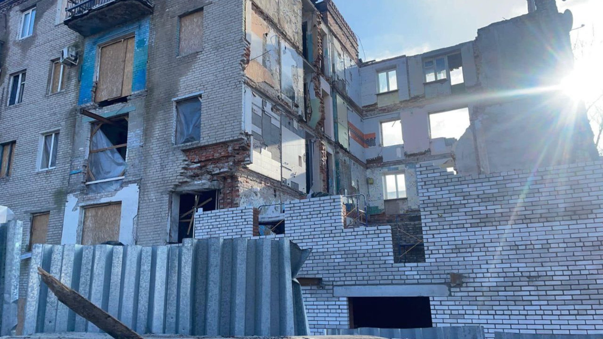 У Слов’янську триває відновлення зруйнованого житла