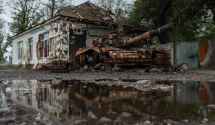 Ворог відчайдушно чинить опір