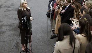 Речниця Білого дому відповіла, чи вірить Трамп у «мирну угоду» між Україною та РФ