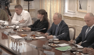 Путін втрачає позиції