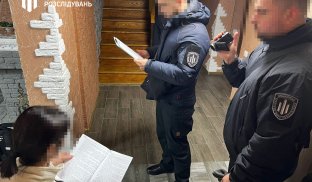 Зловмисники купували за кордоном машини нібито для військових На Донеччині військовий налагодив схему заробітку