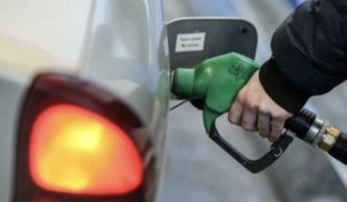 На українських АЗС стрімко підвищились ціни на пальне На українських АЗС стрімко підвищились ціни на пальне