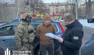 У Слов’янську затримали військовослужбовця, який вимагав гроші у громадян У Слов’янську затримали військовослужбовця, який вимагав гроші у громадян