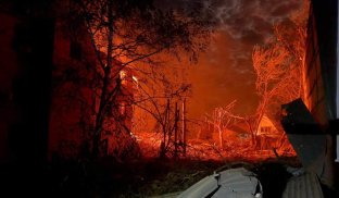 Центр Слов'янська потрапив під обстріл: фото з місця подій
