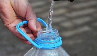 На Слов’янськ скорочують подачу води Жителям Слов'янс ька краще зробити запас води
