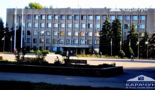 У Слов’янську запрацював паспортний стіл Будівля Слов'янської міської ради