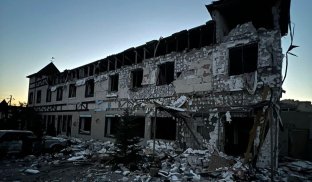 У Слов’янську під обстріл потрапив готель: фото У Слов’янську під обстріл потрапив готель: фото