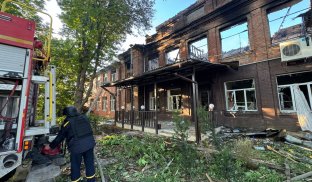 Наслідки обстрілу центру Слов’янська: фото