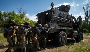 ЗСУ продовжують стримувати наступ російських військ Росіяни поновили наступ на усіх напрямках, де вели його раніше