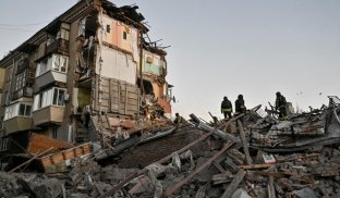 Трамп зупинив постачання зброї Україні, щоб змусити Зеленського почати переговори з Росією — WP Трамп зупинив постачання зброї Україні, щоб змусити Зеленського почати переговори з Росією — WP