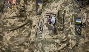 Рада 12 раз продовжила дію воєнного стану в Україні Рада 12 раз продовжила дію воєнного стану в Україні