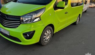 Opel Vivaro у Слов'янську після ДТП У Слов'янську сталося ДТП