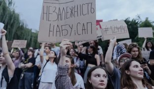 Україна має другого ворога: напівавтократичне керівництво країни — Politico