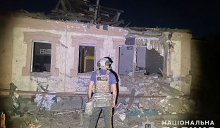 Наслідки російських обстрілів від поліції Донецької області Росіяни пошкодили приватну оселю у Слов'янську
