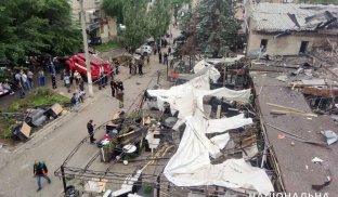 Місце обстрілу у центрі Краматорська