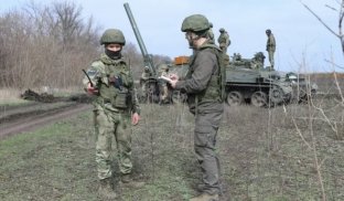 Росіяни на Донеччині за дві доби захопили село, під яким тупцювали більше двох місяців – DeepState знає, як це сталося Росіяни на Донеччині за дві доби захопили село, під яким тупцювали більше двох місяців – DeepState знає, як це сталося