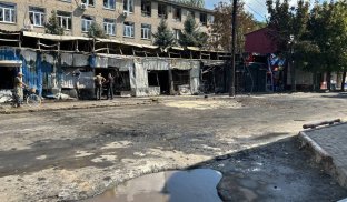 Ринок у Костянтинівці після удару. Фото: «Новини Донбасу» Удару по ринку в Костянтинівці могли завдати українські війська