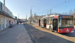 У Слов’янську змінюється місце посадки на популярний тролейбус У Слов’янську змінюється місце посадки на популярний тролейбус
