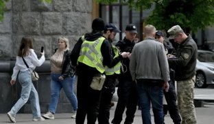 У Міноборони розповіли, чи штрафуватимуть після 16 липня тих, хто не оновив свої дані за кордоном У Міноборони розповіли, чи штрафуватимуть після 16 липня тих, хто не оновив свої дані за кордоном