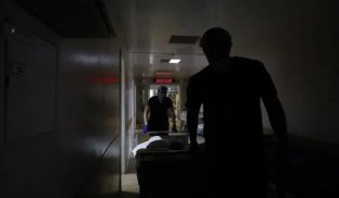 Відключення світла по 10 годин: депутат розповів до чого готуватися українцям