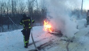 У Слов'янську загорівся автомобіль У Слов'янську відбулось загоряння Dacia Logan