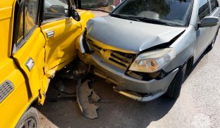 ДТП у Слов’янську: як не розминулися дві автівки ДТП у Слов’янську: як не розминулися дві автівки