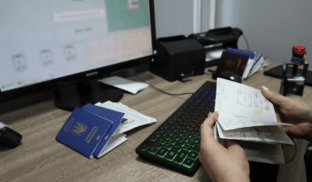 Для кого відкрили кордон Хто в Украні може виїхати з країни