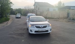 Toyota Corolla потрапила у ДТП, Volkswagen покинув місце події У Слов'янську розшукують учасницю ДТП