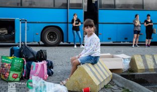 Як зі Слов’янська евакуюватимуть сім’ї з дітьми