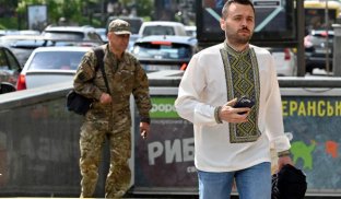 Воєнний стан та мобілізацію в Україні знову продовжать: на який термін Воєнний стан та мобілізацію в Україні знову продовжать: на який термін