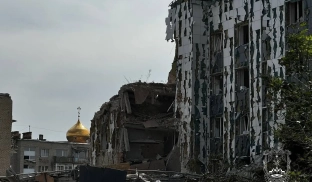 Окупанти влучили в готель та в інфраструктурний та промисловий обʼєкти в Покровську Окупанти влучили в готель та в інфраструктурний та промисловий обʼєкти в Покровську