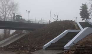 У Святогірську скоро відкриють новий міст Ремонт моста у Святогірську добігає кінця