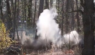 Момент підриву міни у Святогірську У Святогірську розміновують територію