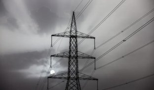 РФ масовано атакувала дронами енергетичні обʼєкти у двох областях: частина жителів без світла