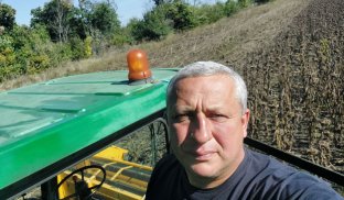 Підприємець з Маяк Едуард Стукало Як ідуть жнива під Святогірськом