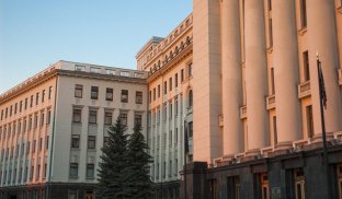 Припинення вогню, вибори, підписання угоди: ЗМІ розповіли про «мирний план» РФ та США Припинення вогню, вибори, підписання угоди: ЗМІ розповіли про «мирний план» РФ та США