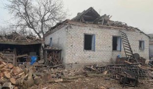 За добу росіяни вбили одного жителя області, поранили ще двох На Донеччині внаслідок ворожих обстрілів зруйновано житлові будинки