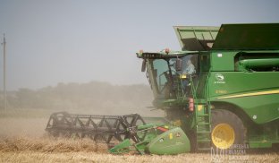 Аграрії продовжують працювати у Донецькій області