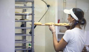 Зараз шукають гарні умови праці