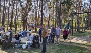 У Святогірську відбулась зустріч з громадою В НПП «Святі Гори» попереджають про небезпеку